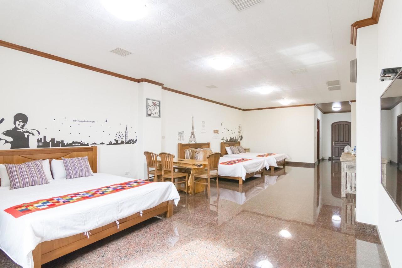 Tainan Yi Home Exterior photo